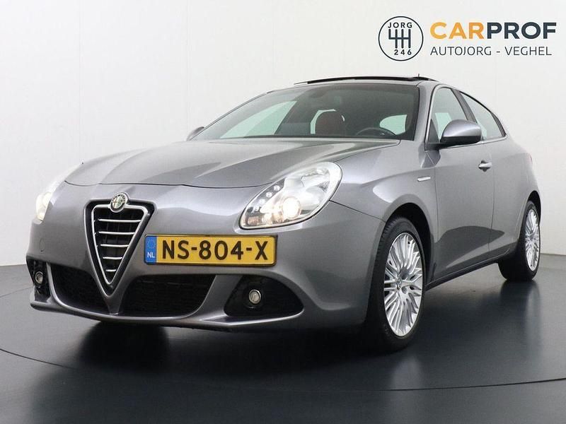 Grau Gebraucht 2013 Alfa Romeo Giulietta Business Kleinwagen | 5.495 € (Superpreis) - Bild 1/4