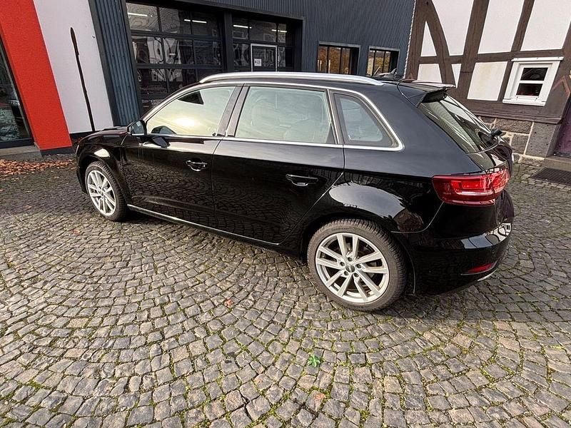 Gebraucht Audi A3 Design 150 PS (110 kW) 2019 Schwarz Limousine