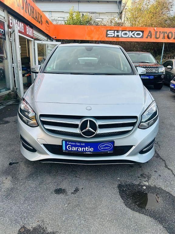 Gebraucht Mercedes B180 129 PS (94 kW) 2016 Silber Van / Kleinbus
