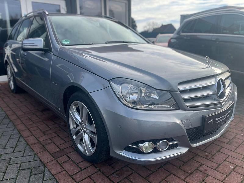 Silber Gebraucht 2011 Mercedes C180 Avantgarde Limousine | 9.900 € (Fairer Preis) - Bild 1/4