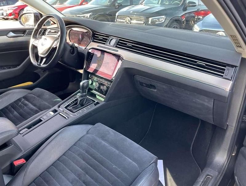 Gebraucht VW Passat Highline 150 PS (110 kW) 2019 Grau Kombi