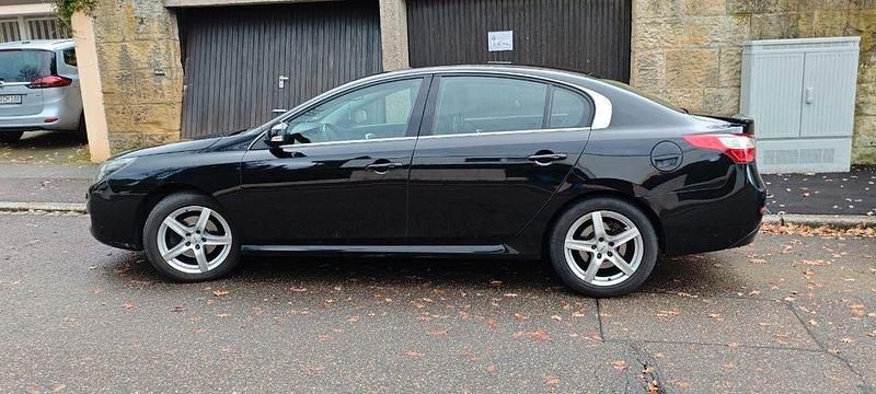 Gebraucht Renault Latitude Initiale 173 PS (127 kW) 2011 Schwarz Limousine