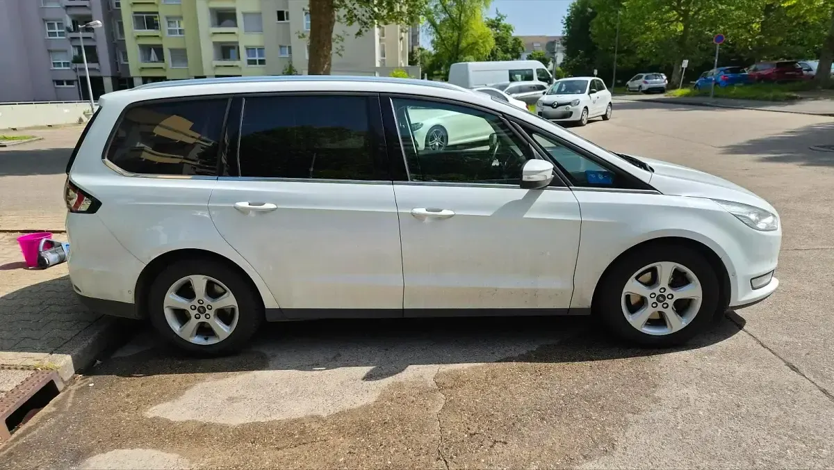 Gebraucht Ford Galaxy 180 PS (132 kW) 2017 Weiß Van / Kleinbus