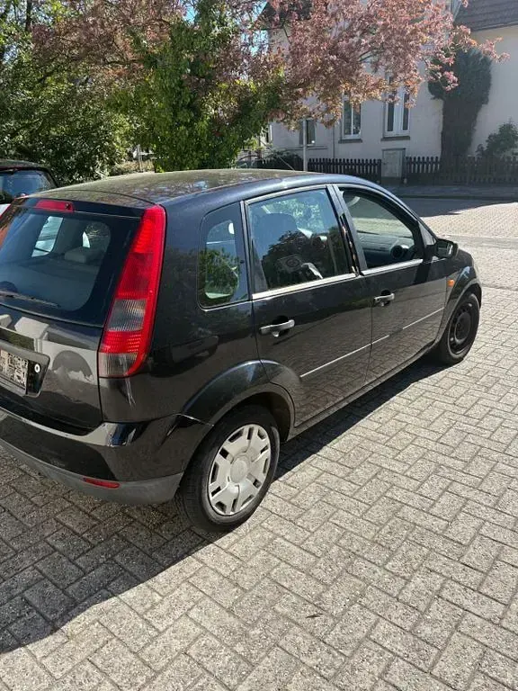 Gebraucht Ford Fiesta 69 PS (50 kW) 2003 Schwarz Kleinwagen