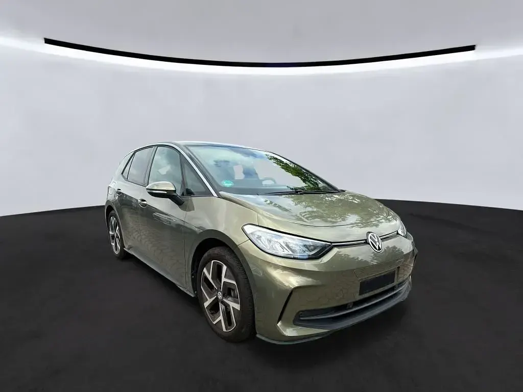 Gebraucht VW ID.3 Pro 150 kW (204 PS) 2024 Dark olivine green metallic Kleinwagen