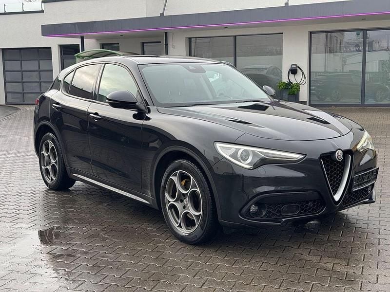Gebraucht Alfa Romeo Stelvio Super 150 PS (110 kW) 2018 Schwarz SUV
