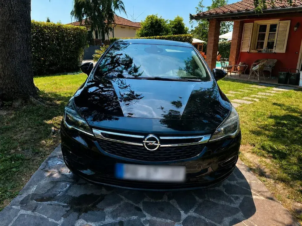 Gebraucht Opel Astra Active 105 PS (77 kW) 2017 Schwarz Limousine