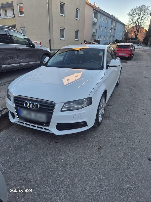 Weiß Gebraucht 2009 Audi A4 Limousine | 5.500 € (Fairer Preis) - Bild 1/4