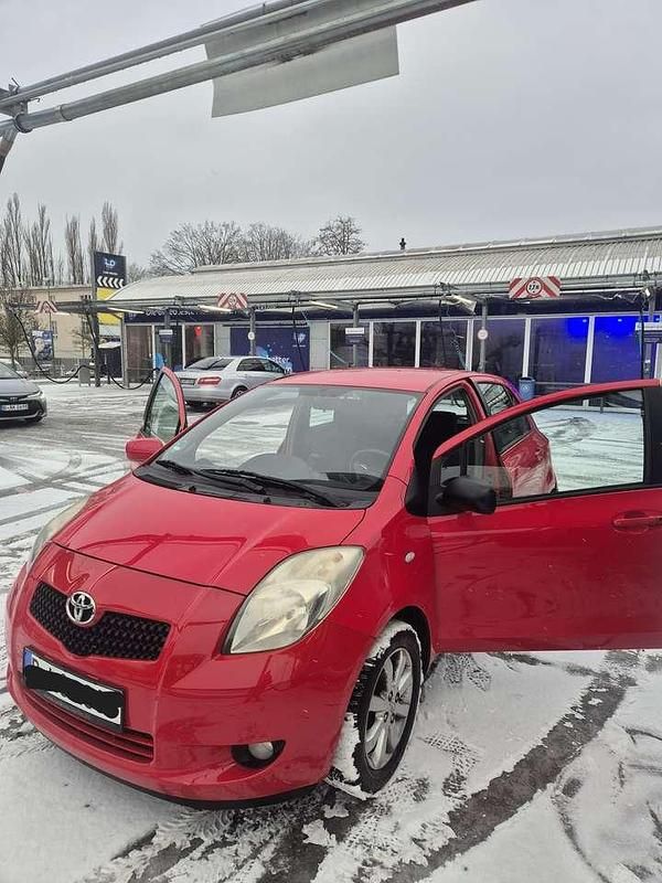 Gebraucht Toyota Yaris 69 PS (50 kW) 2008 Limousine