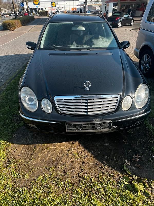 Gebraucht Mercedes E200 163 PS (119 kW) 2005 Schwarz Kombi