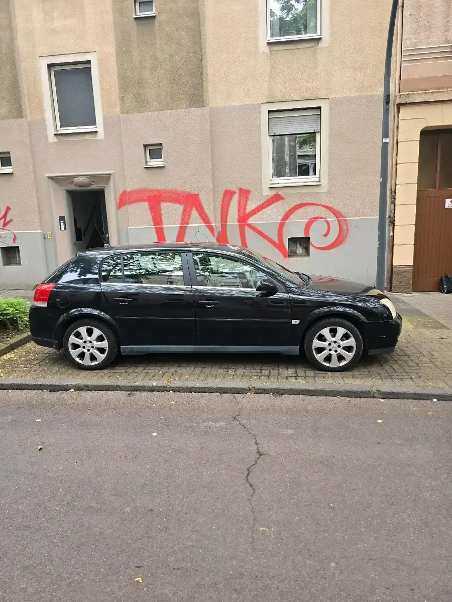 Second-hand Opel Signum 155 CP (114 kW) 2003 Negru Hatchback