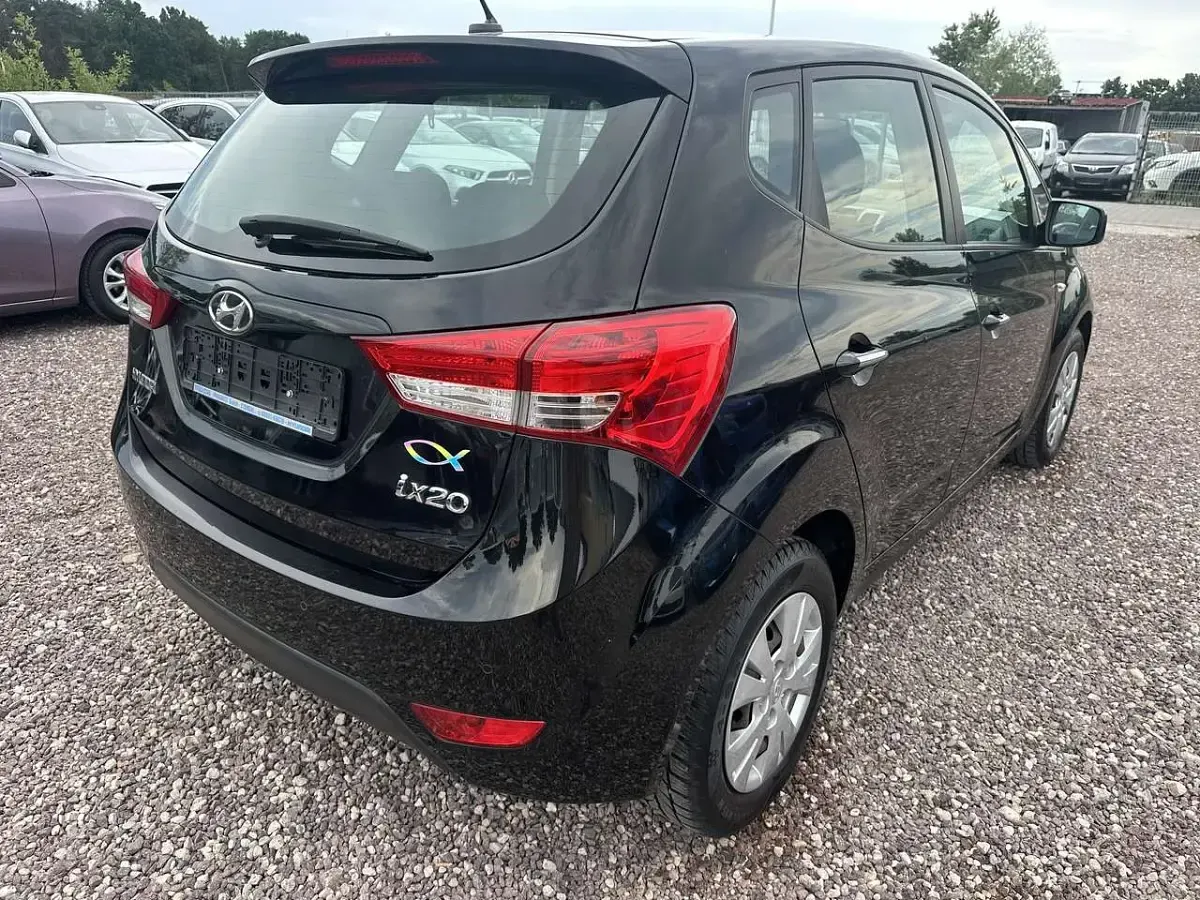 Gebraucht Hyundai ix20 125 PS (91 kW) 2013 Schwarz Kleinwagen