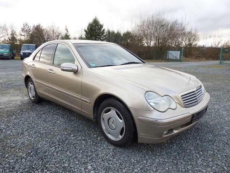Gebraucht Mercedes C180 143 PS (105 kW) 2003 Beige Limousine