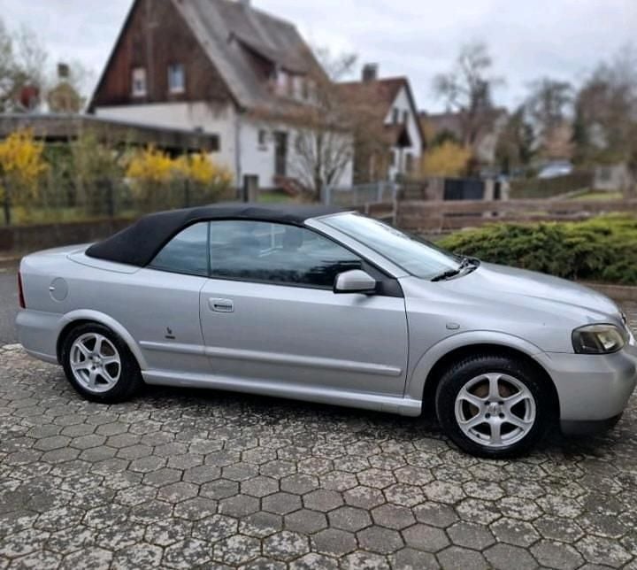 Gebraucht Opel Astra Cabriolet 101 PS (74 kW) 2002 Silber Cabrio
