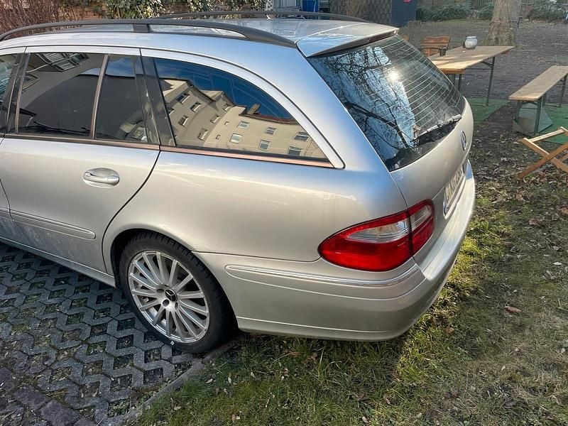 Gebraucht Mercedes E500 306 PS (225 kW) 2004 Silber Kombi