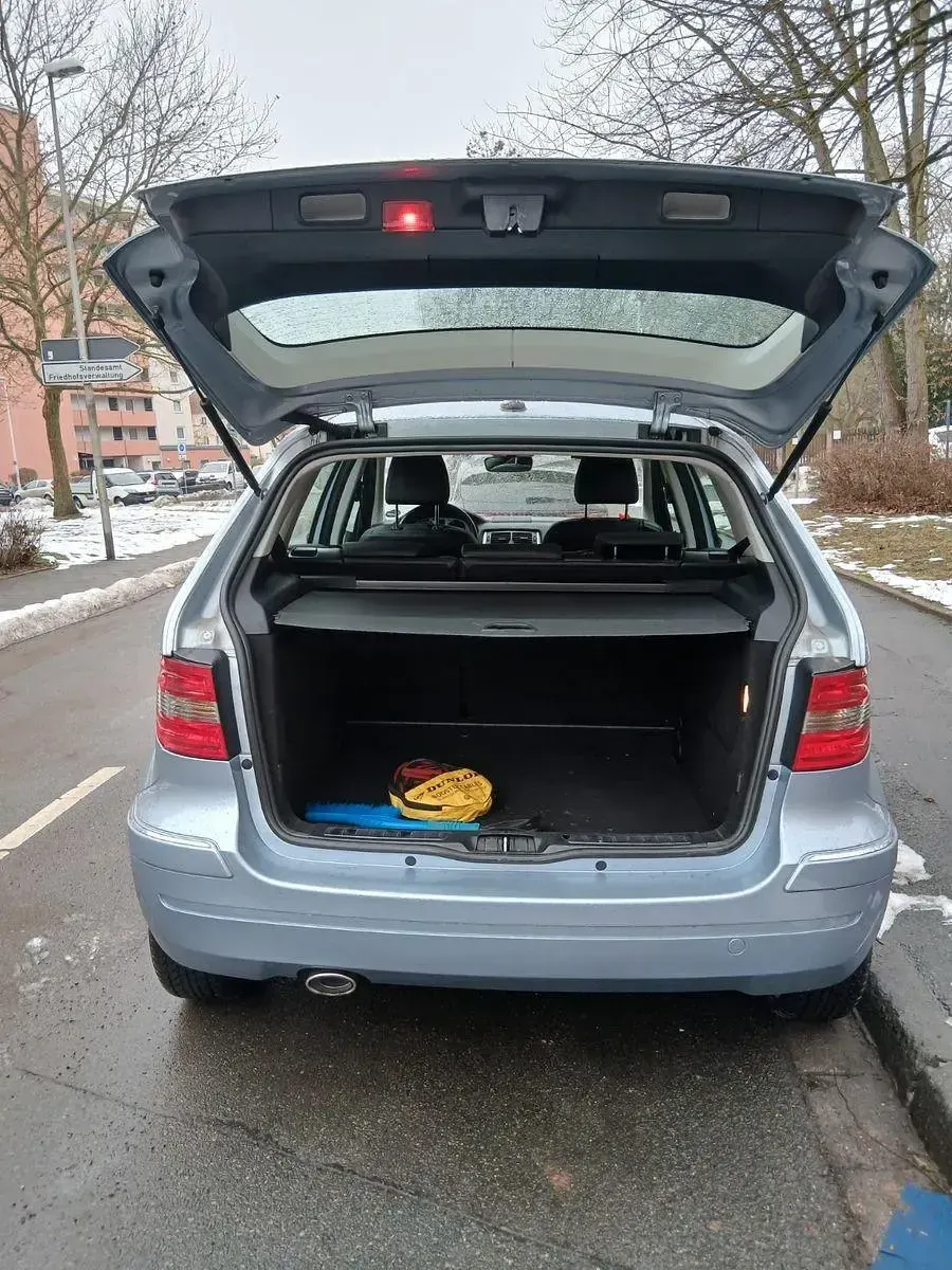 Gebraucht Mercedes B200 140 PS (102 kW) 2006 Grün Van / Kleinbus