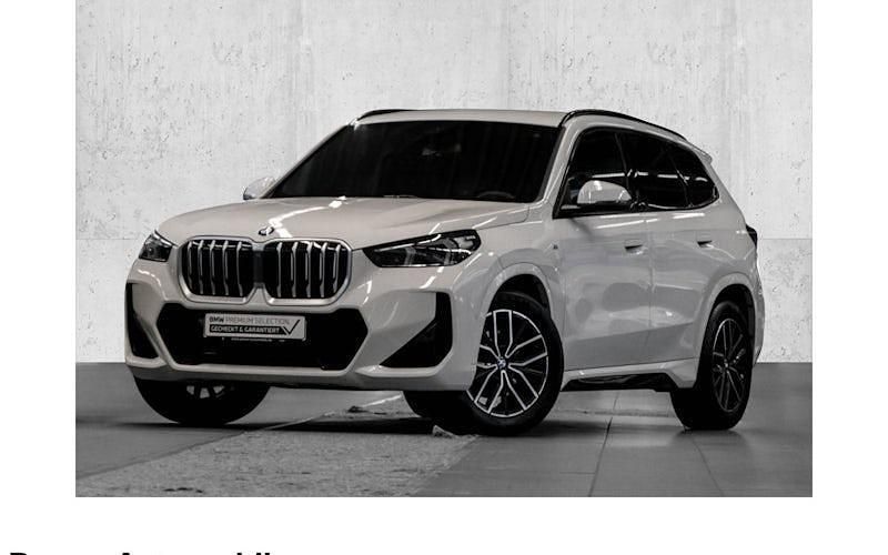 Weiß Gebraucht 2024 BMW X1 Luxury Line SUV | 34.495 € (Superpreis) - Bild 1/4