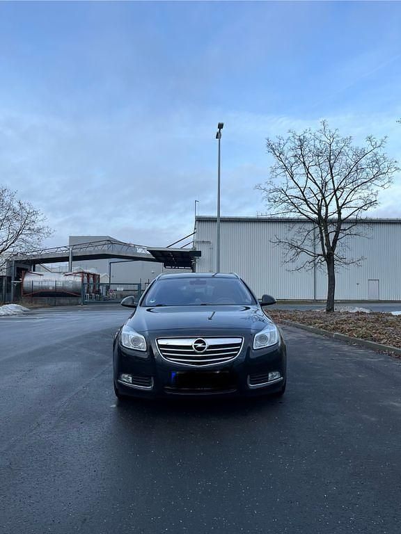 Braun Gebraucht 2011 Opel Insignia Kombi | 7.000 € (Guter Preis) - Bild 1/4
