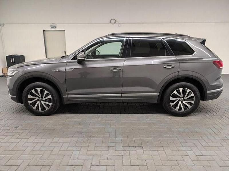 Gebraucht VW Touareg Elegance 231 PS (169 kW) 2020 Siliziumgraumet. SUV