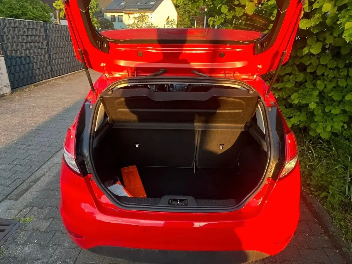 Gebraucht Ford Fiesta 95 PS (69 kW) 2017 Rot Kleinwagen