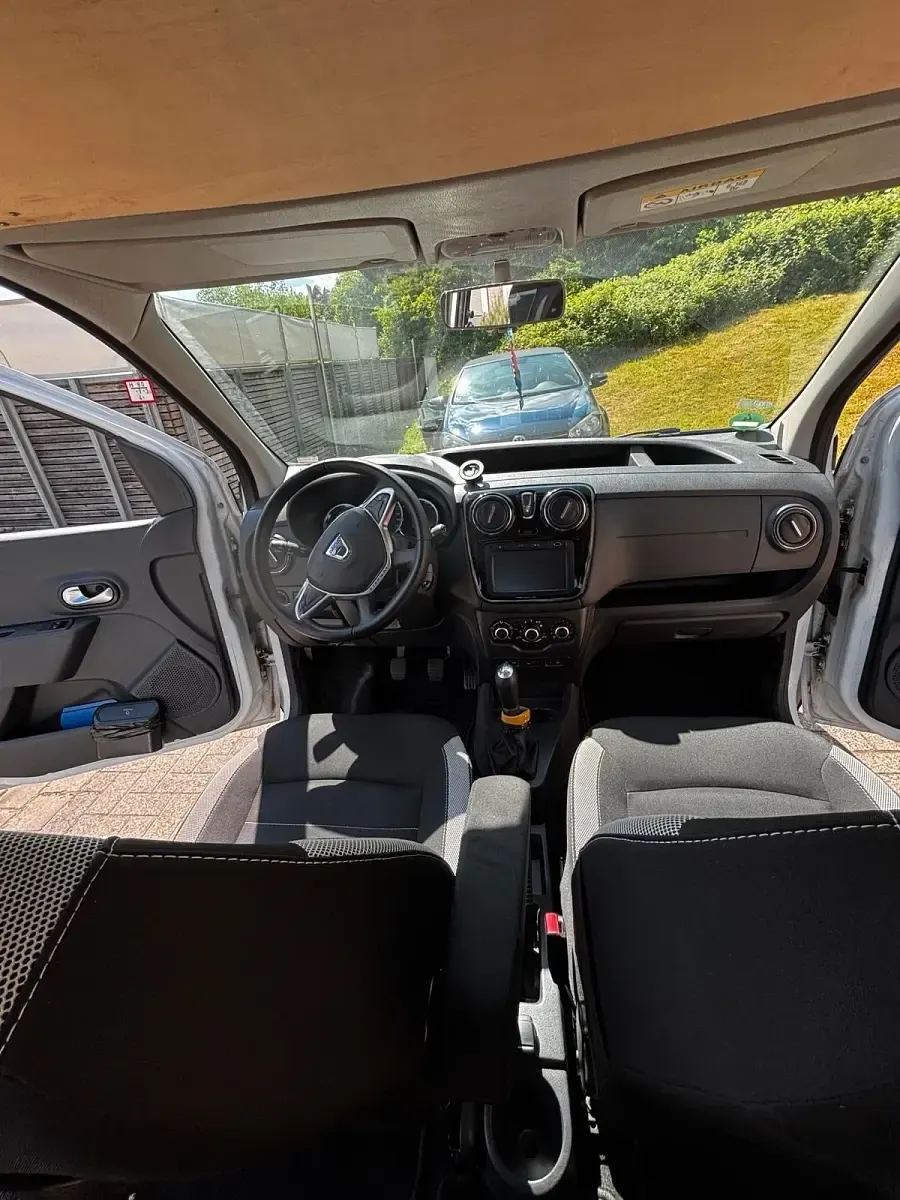 Gebraucht Dacia Dokker Stepway 102 PS (75 kW) 2019 Weiß Van / Kleinbus