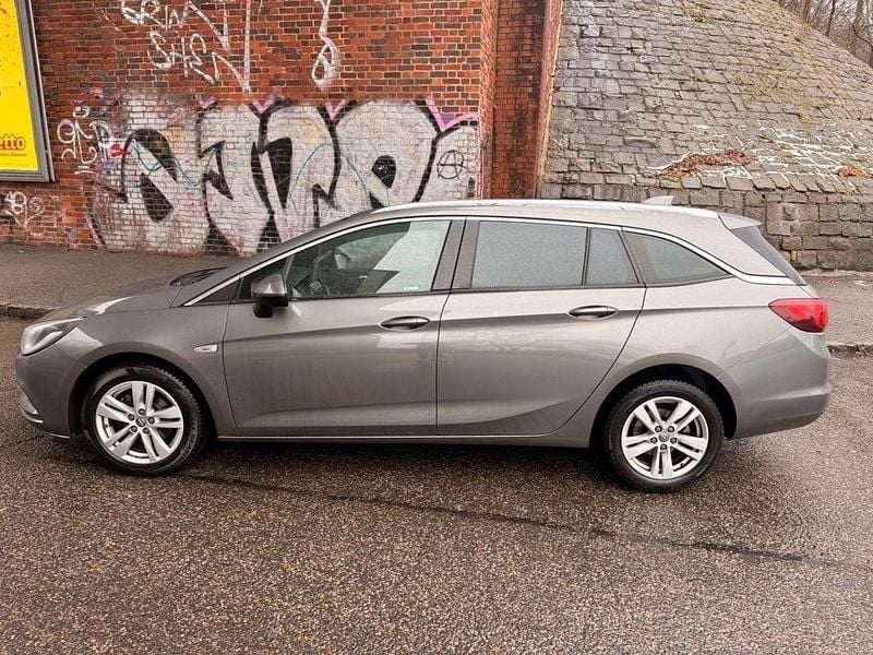 Gebraucht Opel Astra Dynamic 150 PS (110 kW) 2017 Grau Kombi