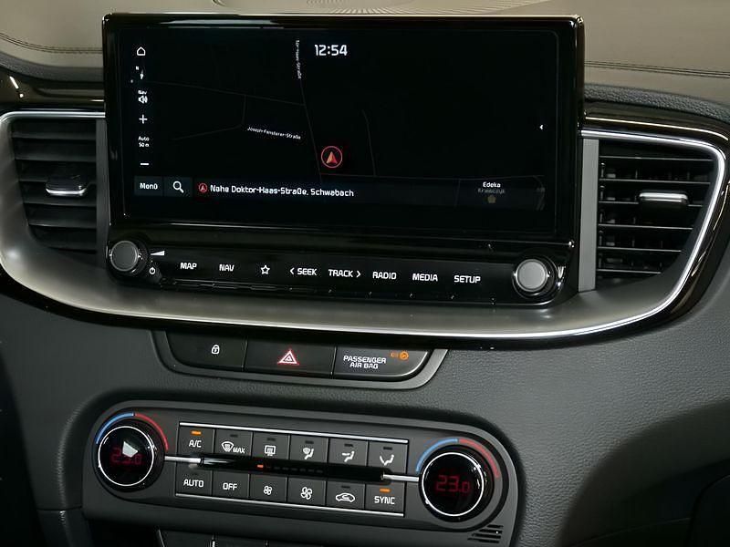 Neu Kia XCeed Vision 150 PS (110 kW) 2026 Grau SUV