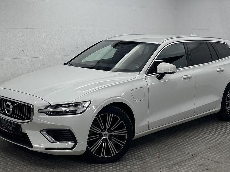 Ice white, solid Gebraucht 2020 Volvo V60 Inscription Kombi | 28.800 € (Superpreis) - Bild 1/4