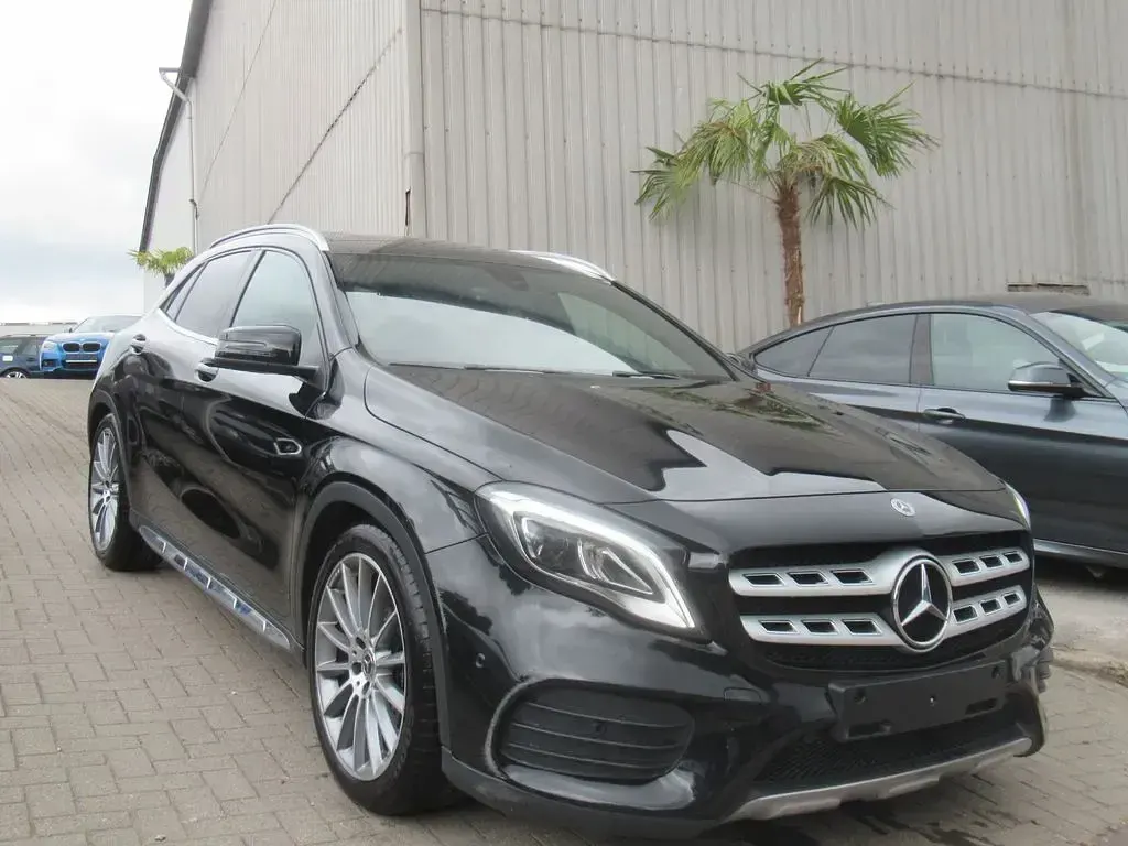 Gebraucht Mercedes GLA250 AMG line 211 PS (155 kW) 2019 Schwarz SUV