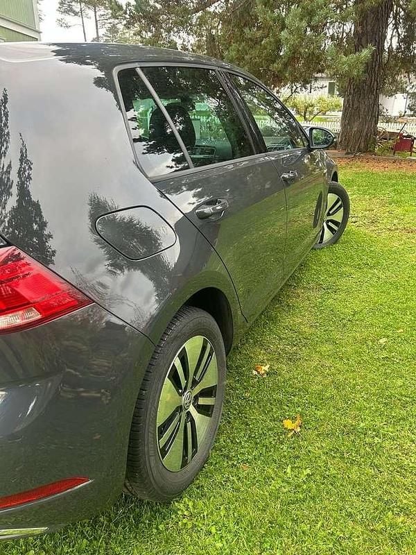 Gebraucht VW e-Golf 100 kW (136 PS) 2018 Grau Kleinwagen