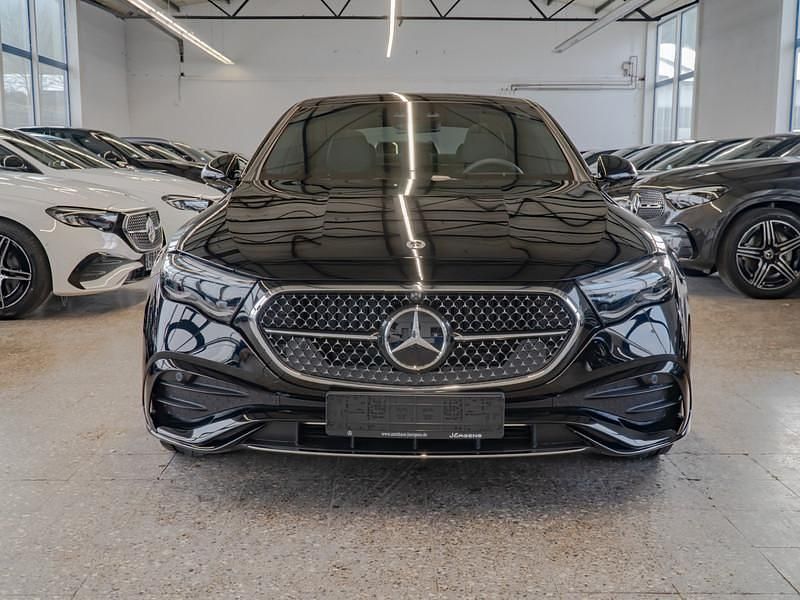 Gebraucht Mercedes E220 AMG 197 PS (144 kW) 2025 Andere farbe Limousine