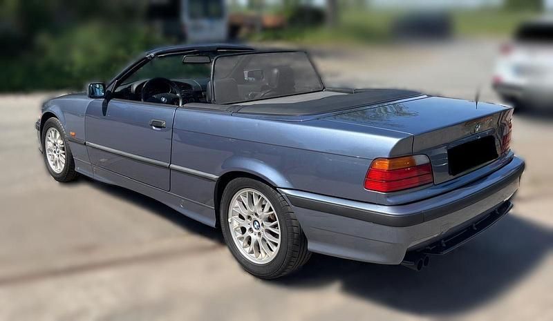 Gebraucht BMW 318 Cabriolet 116 PS (85 kW) 1999 Blau Cabrio