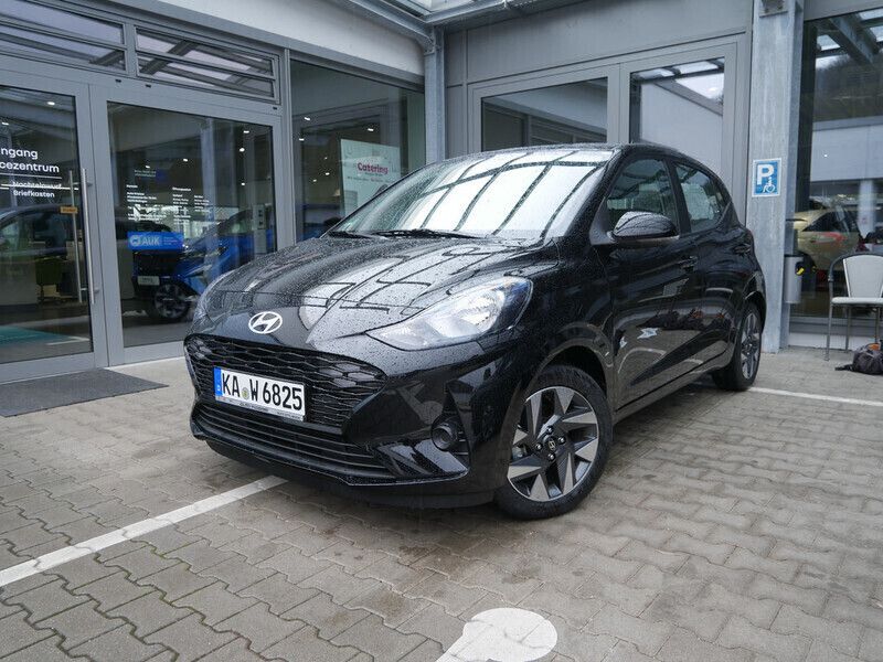 Schwarz Neu 2024 Hyundai i10 Trend Kleinwagen | 16.990 € (Fairer Preis) - Bild 1/4