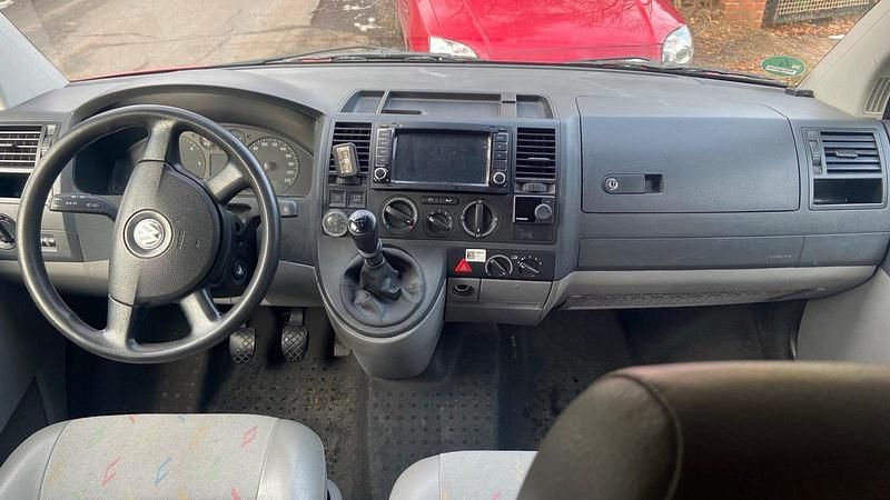 Gebraucht VW Caravelle 105 PS (77 kW) 2008 Rot Van / Kleinbus