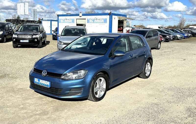 Pacific blue metallic Gebraucht 2013 VW Golf VII Comfortline Kleinwagen | 8.800 € (Etwas zu teuer) - Bild 1/4