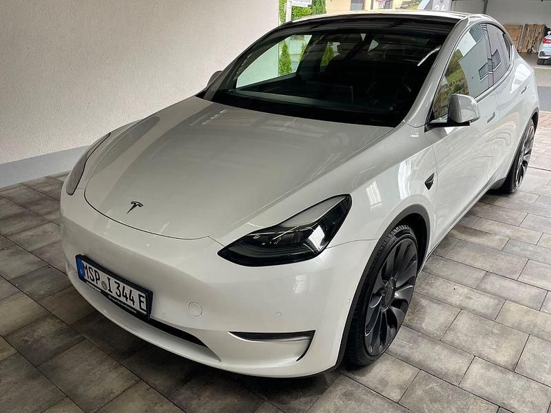 Weiß Gebraucht 2022 Tesla Model Y Performance SUV | 30.900 € (Guter Preis) - Bild 1/4