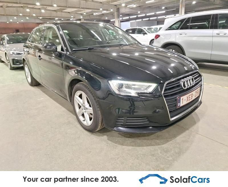 Gebraucht Audi A3 116 PS (85 kW) 2019 Schwarz Limousine