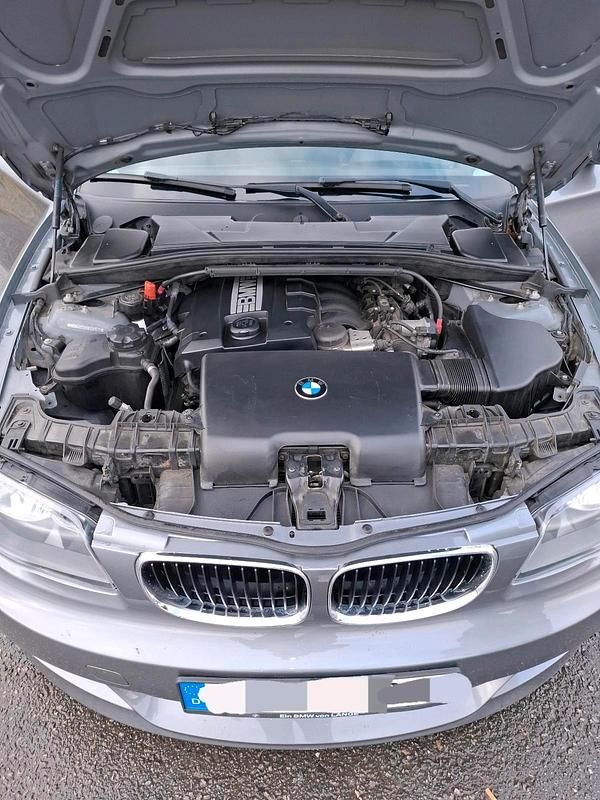 Gebraucht BMW 116 122 PS (89 kW) 2011 Grau Kleinwagen