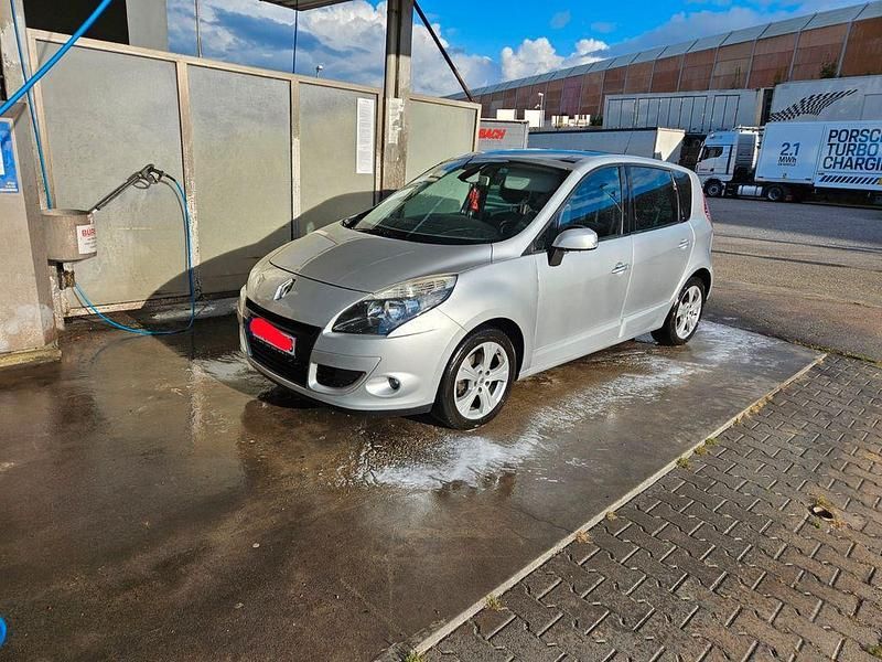 Silber Gebraucht 2010 Renault Scénic III Van / Kleinbus | 3.800 € (Guter Preis) - Bild 1/4