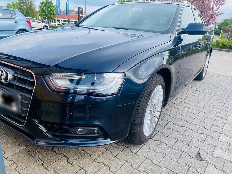 Gebraucht Audi A4 170 PS (125 kW) 2014 Blau Kombi
