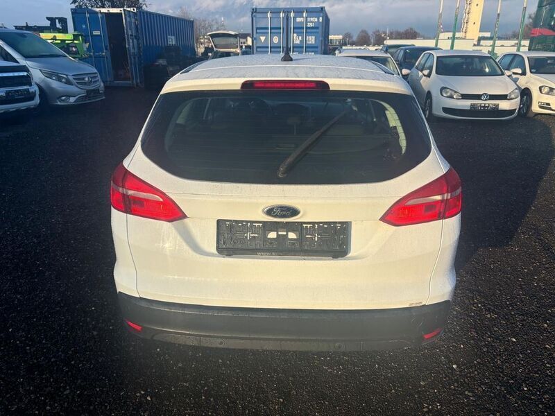 Gebraucht Ford Focus Titanium 120 PS (88 kW) 2017 Weiß Limousine