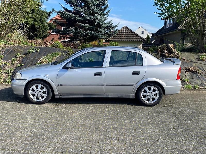 Second-hand Opel Astra 125 CP (91 kW) 2001 Argintiu Berlinǎ