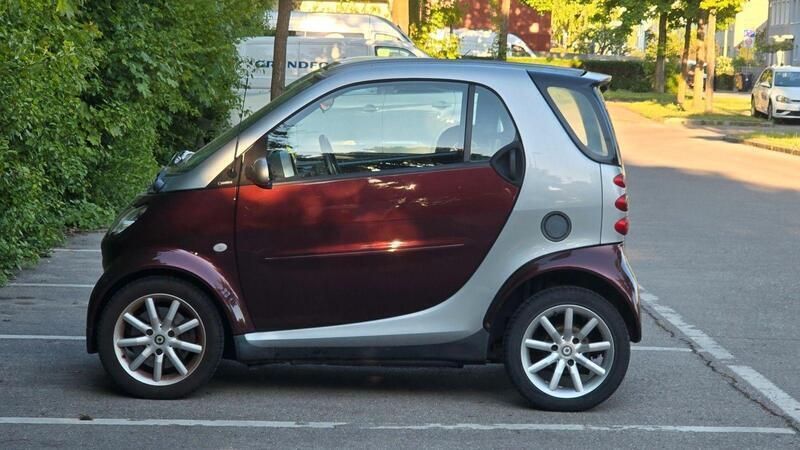 Grau Gebraucht 2006 Smart ForTwo Coupé Passion Coupé | 2.299 € (Guter Preis) - Bild 1/4