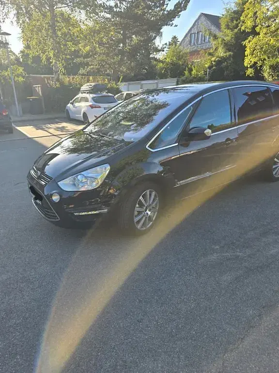 Gebraucht Ford S-MAX Titanium S 140 PS (102 kW) 2013 Schwarz Van / Kleinbus