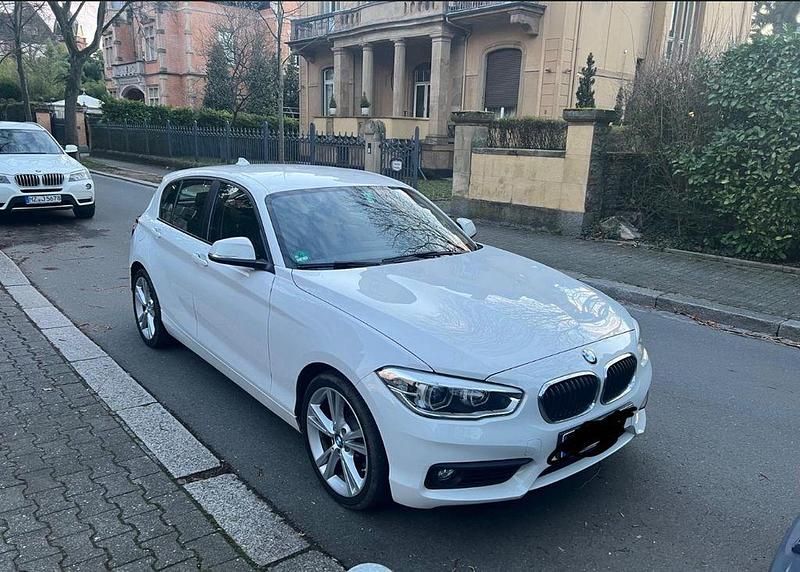 Gebraucht BMW 120 Advantage 190 PS (139 kW) 2015 Weiß Kleinwagen