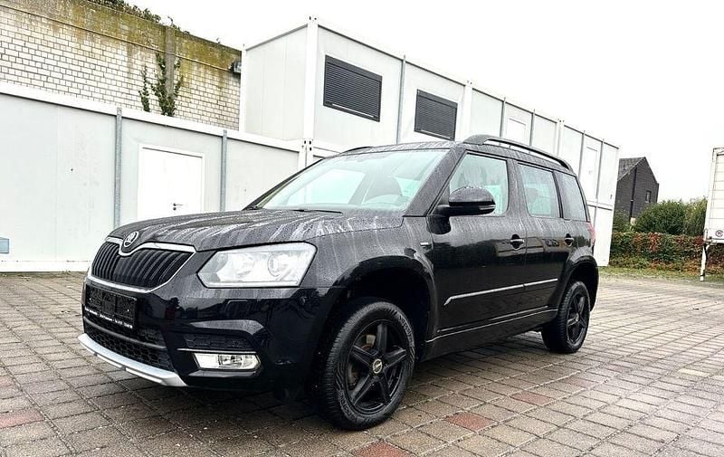 Schwarz Gebraucht 2018 Skoda Yeti Drive SUV | 13.999 € (Guter Preis) - Bild 1/4