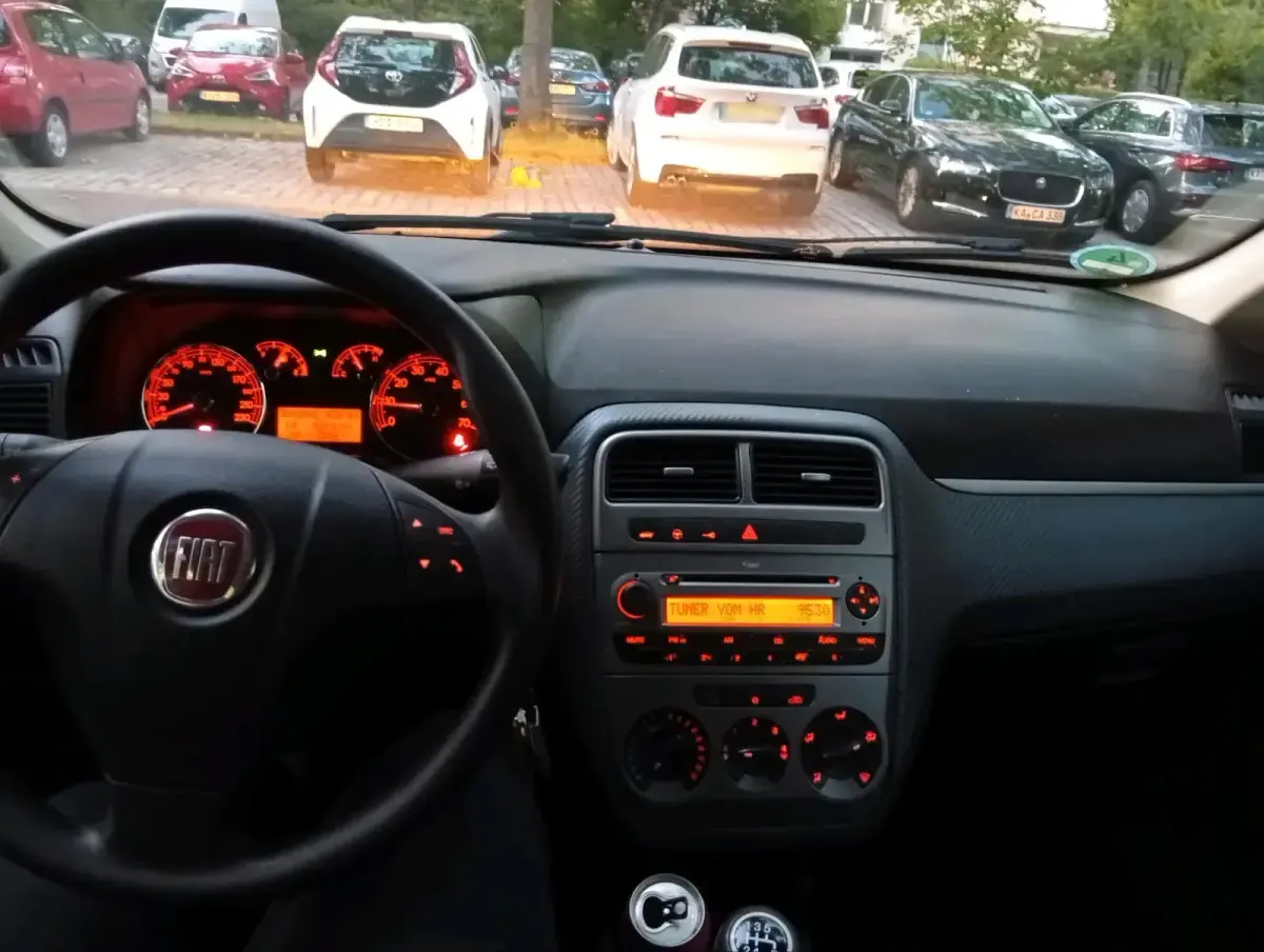 Gebraucht Fiat Grande Punto 77 PS (56 kW) 2009 Schwarz Kleinwagen