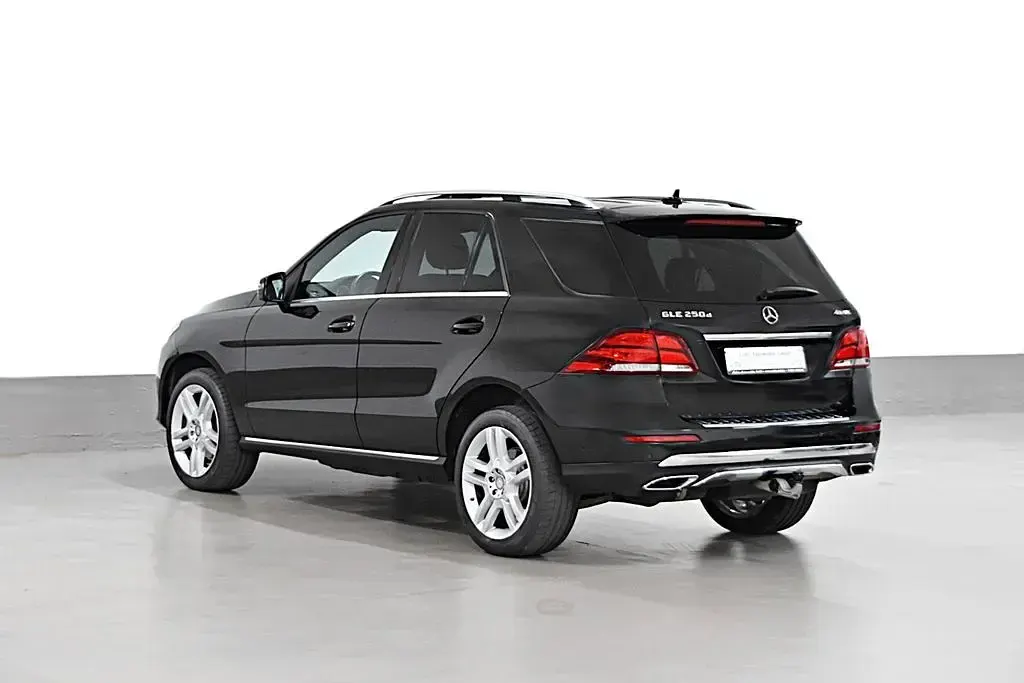 Gebraucht Mercedes GLE250 204 PS (150 kW) 2015 Schwarz SUV