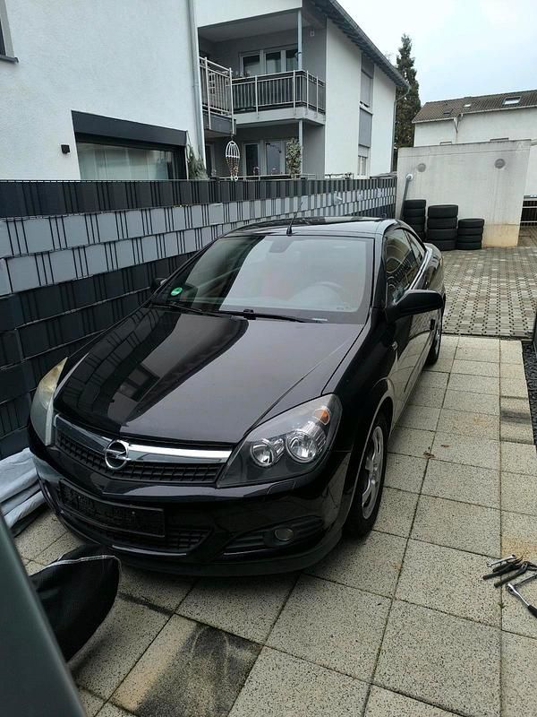 Gebraucht Opel Astra Cabriolet 105 PS (77 kW) 2006 Schwarz Cabrio
