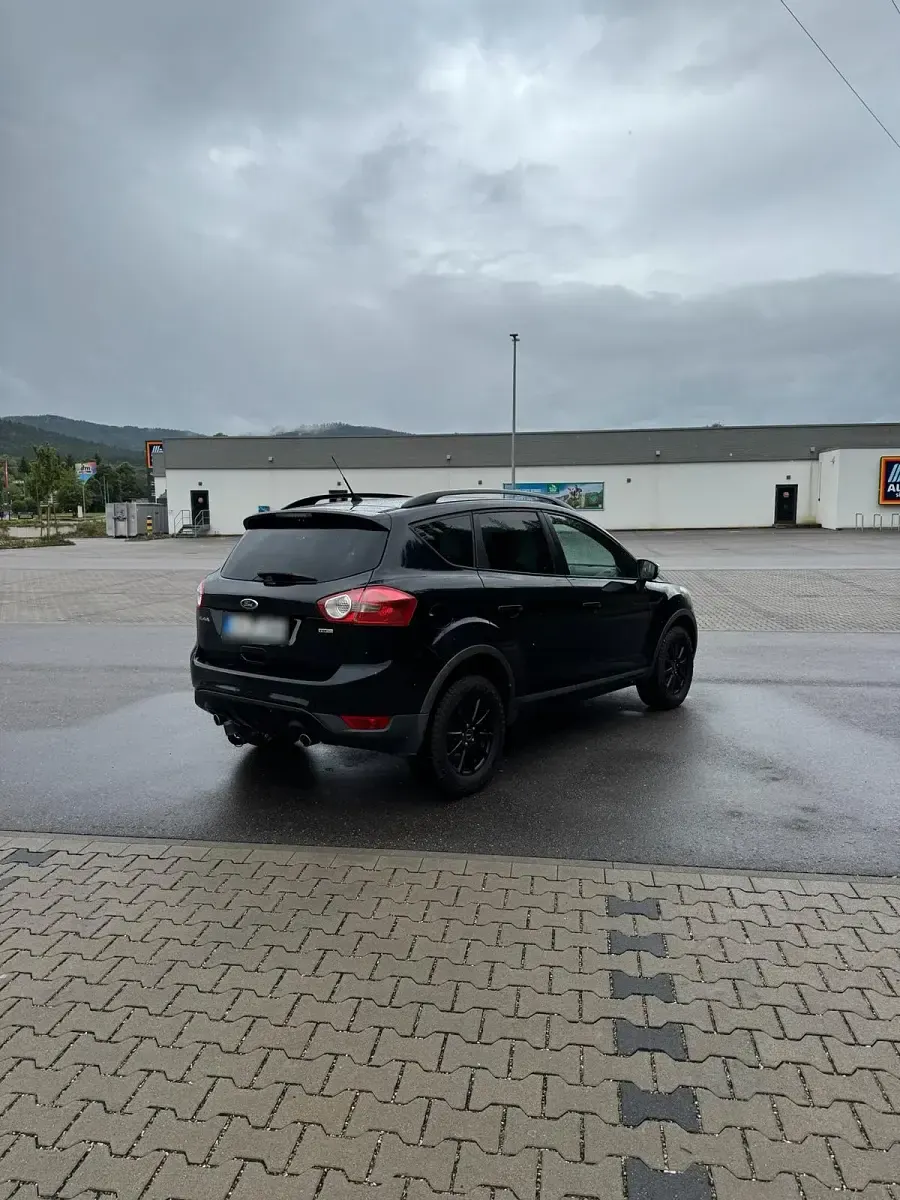 Gebraucht Ford Kuga 163 PS (119 kW) 2010 Schwarz SUV